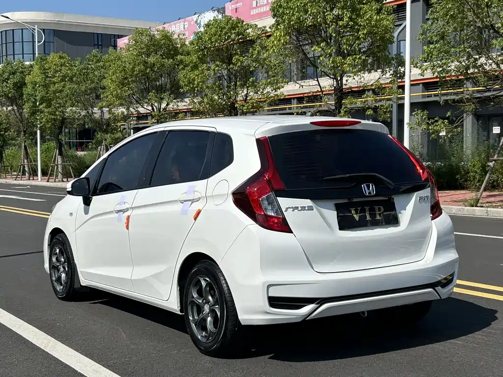 Honda Fit — миниатюра 7