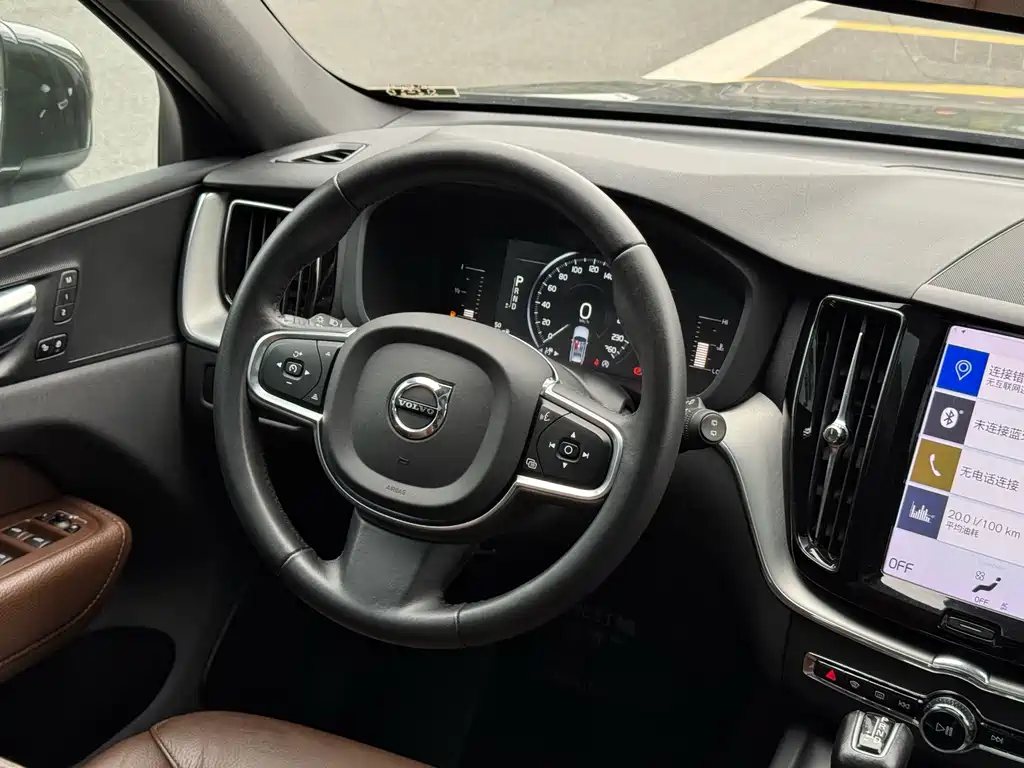 Volvo XC60 — миниатюра 9
