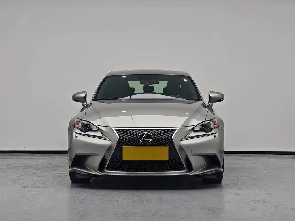 Lexus IS — миниатюра 2