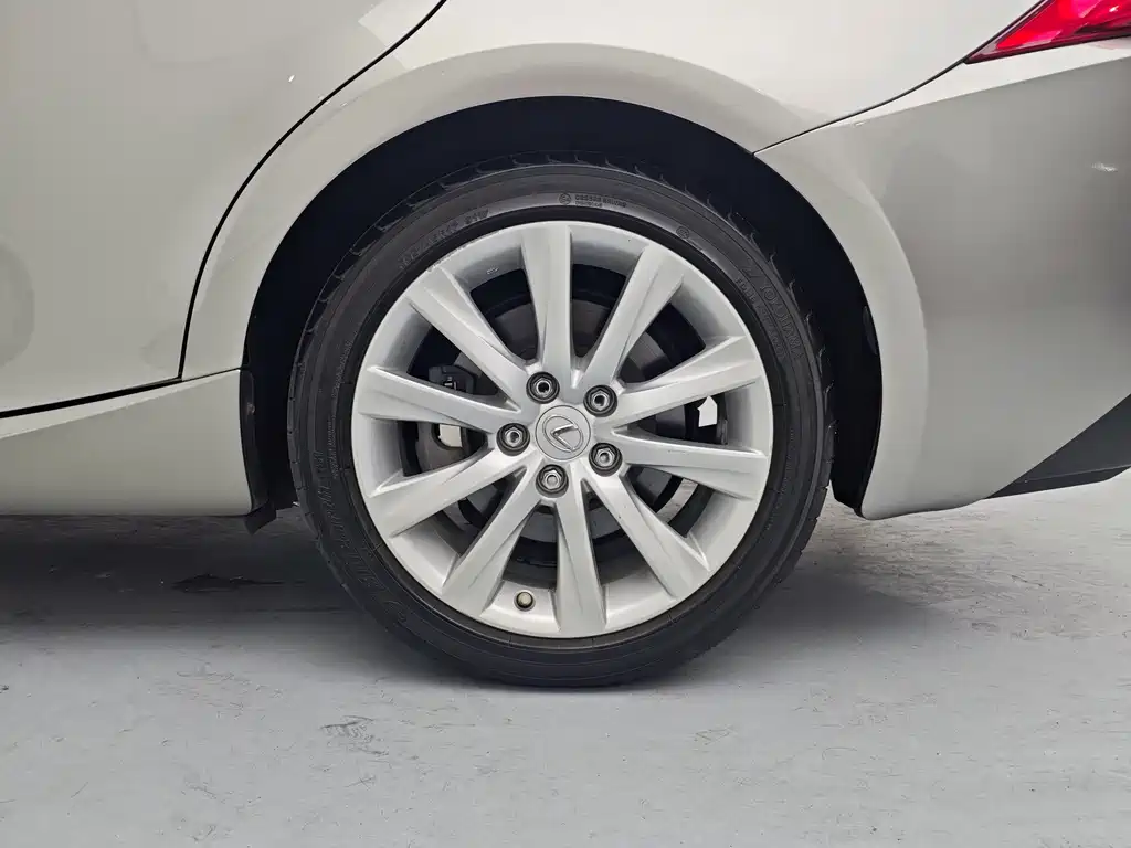 Lexus IS — миниатюра 15