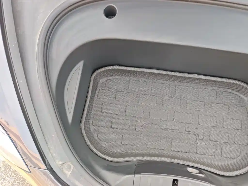 Tesla Model 3 — миниатюра 19