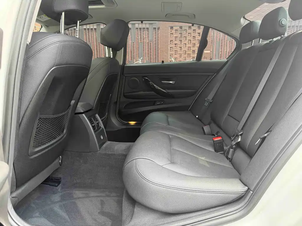 BMW 3 Series — миниатюра 8