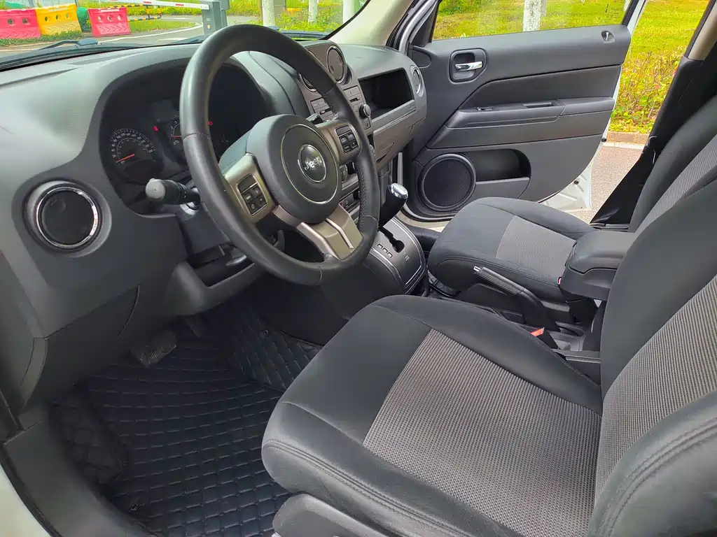 Jeep Patriot — миниатюра 8
