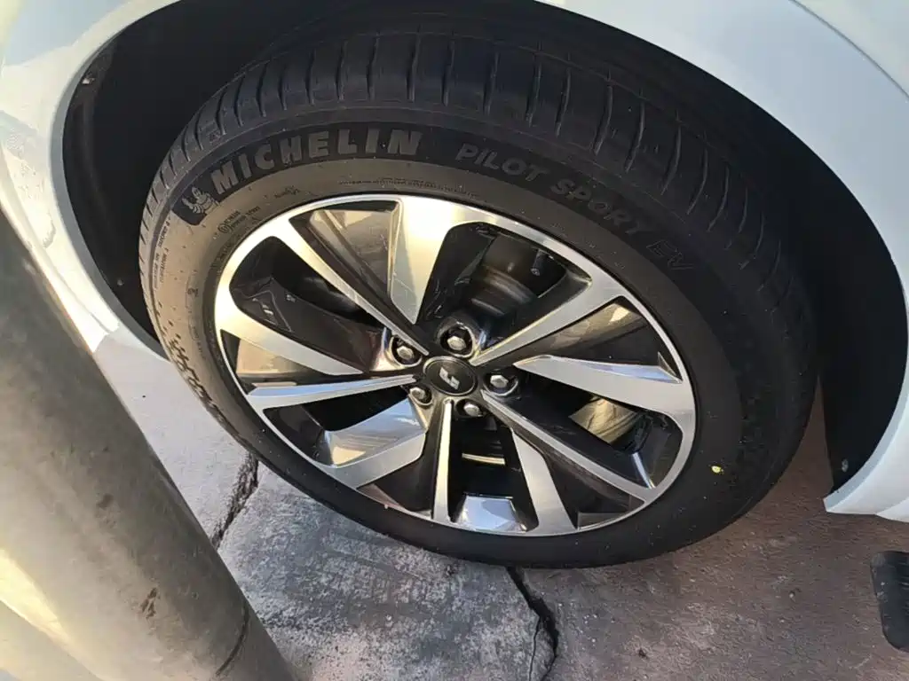Li Auto Li ONE — миниатюра 23
