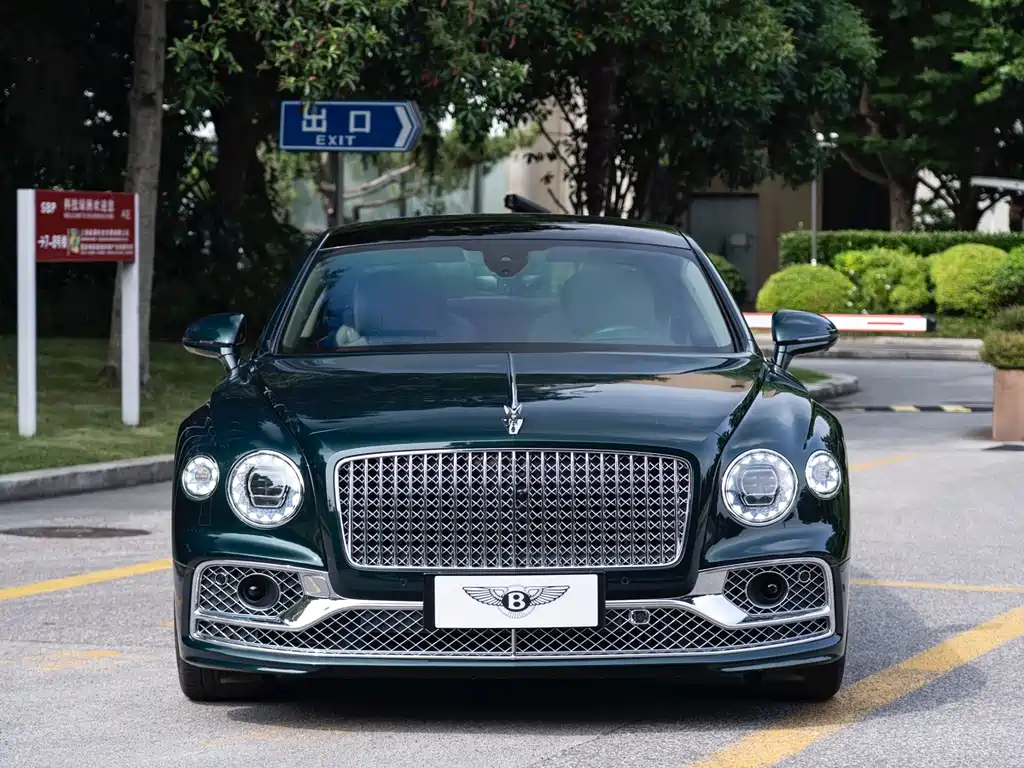 Bentley Flying Spur PHEV — миниатюра 2