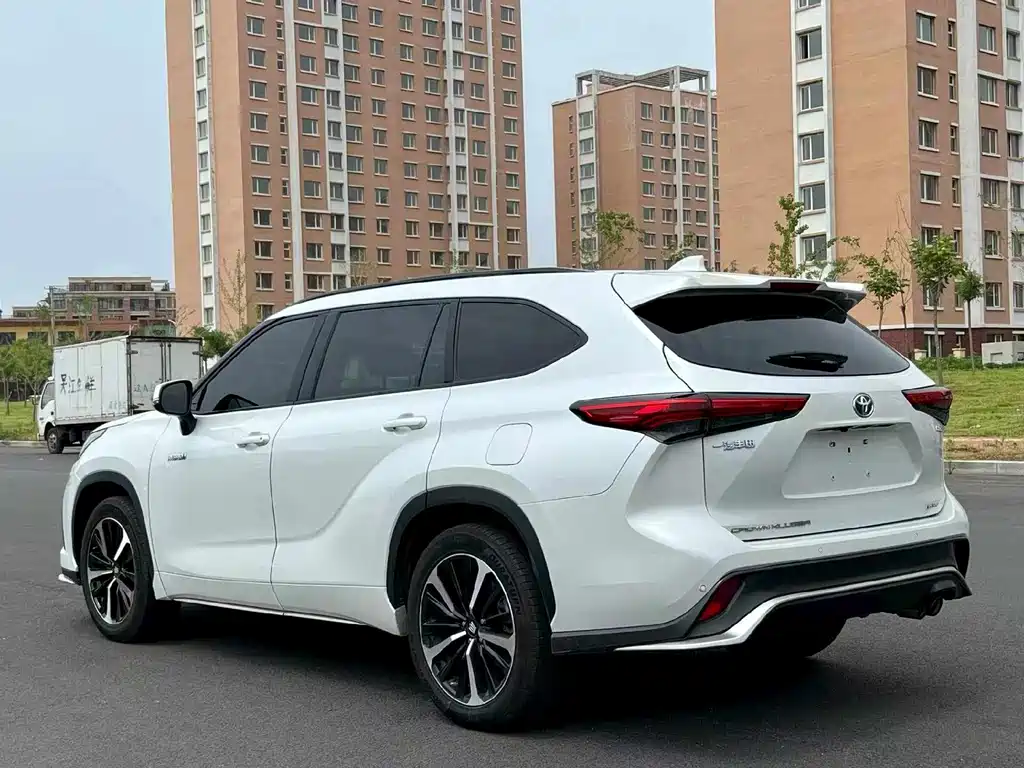 Toyota Crown Kluger — миниатюра 7