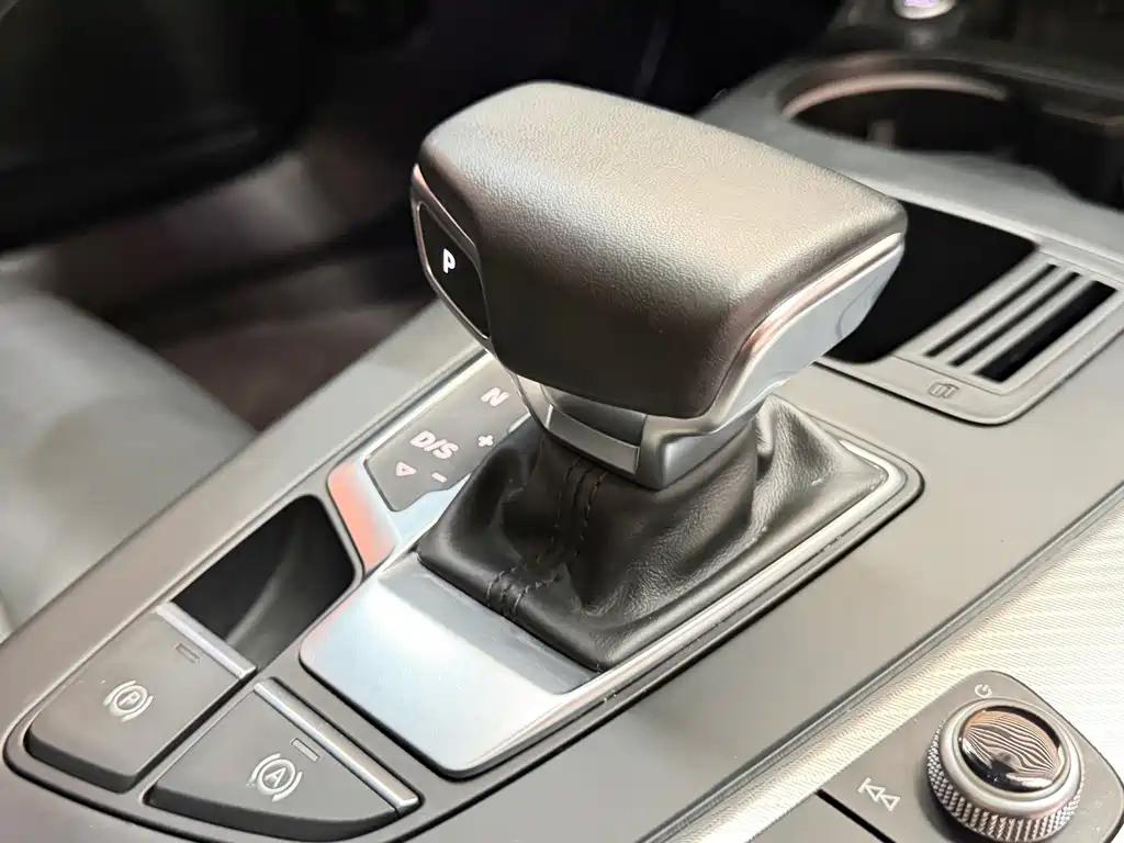 Audi A4L — миниатюра 14