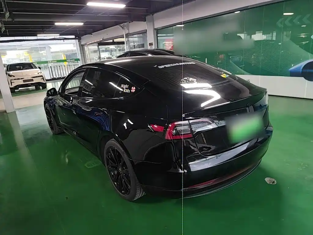 Tesla Model 3 — миниатюра 5