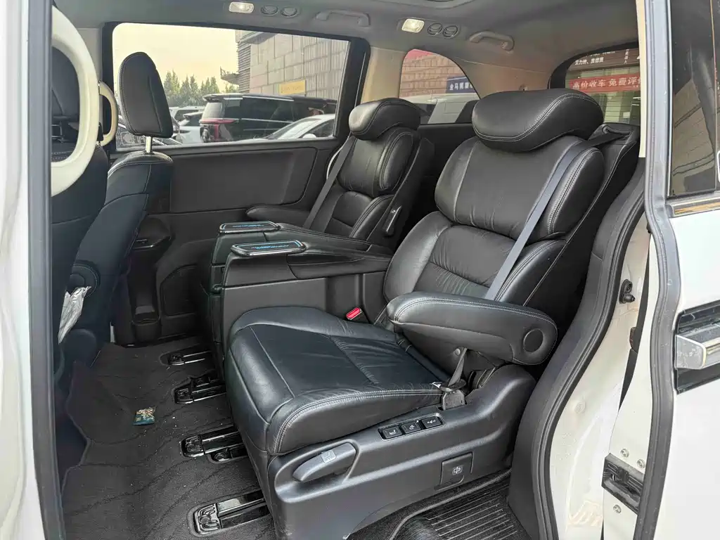 Honda Elysion — миниатюра 4