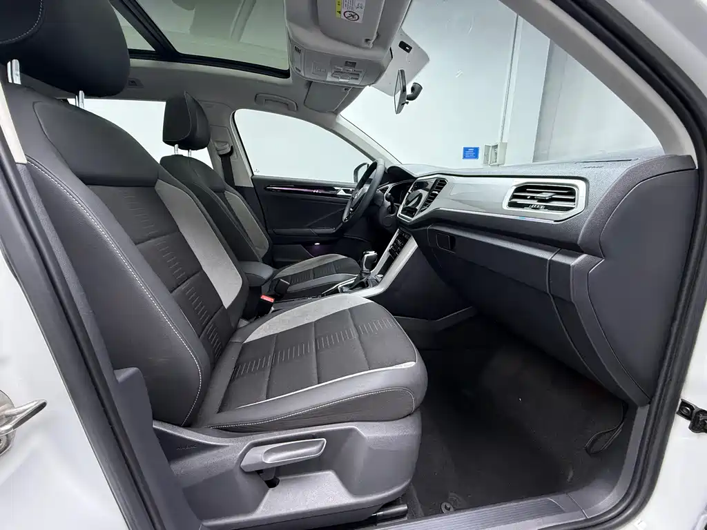 VOLKSWAGEN T ROC EXPLORING SONGS