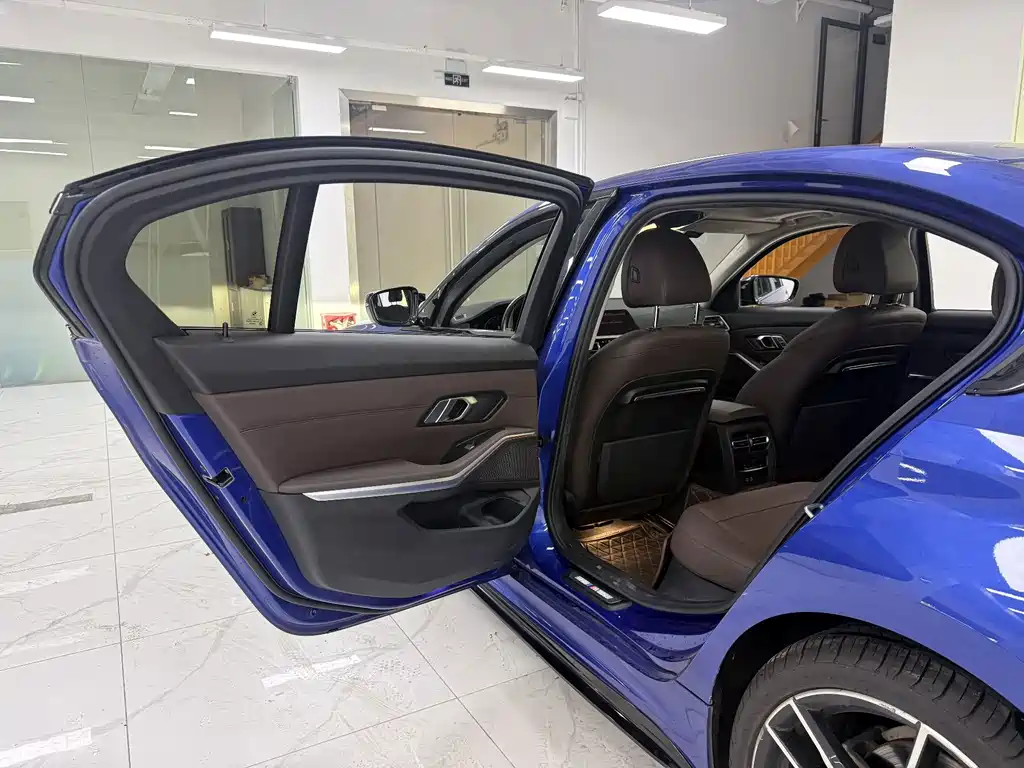 BMW 3 Series — миниатюра 12
