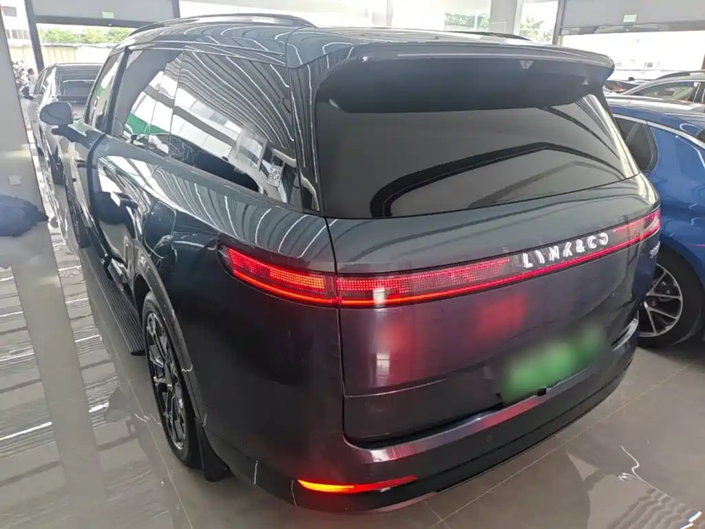 Lynk & Co 900 — миниатюра 5