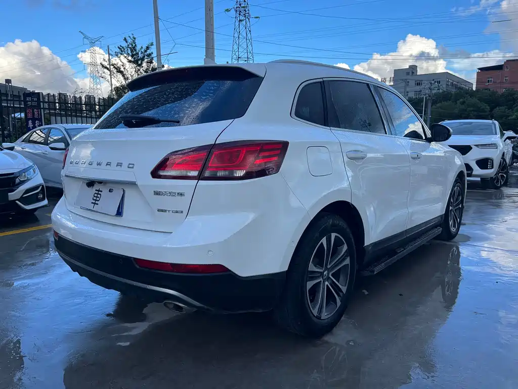 Borgward BX7 — миниатюра 5