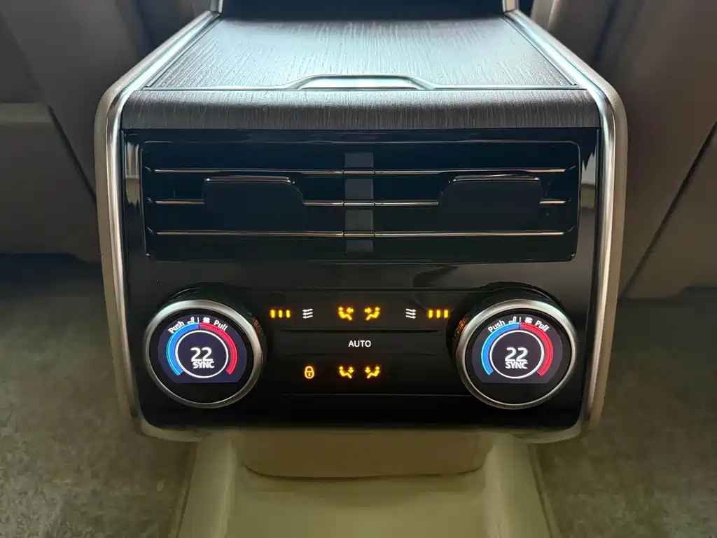 Land Rover Range Rover — миниатюра 15