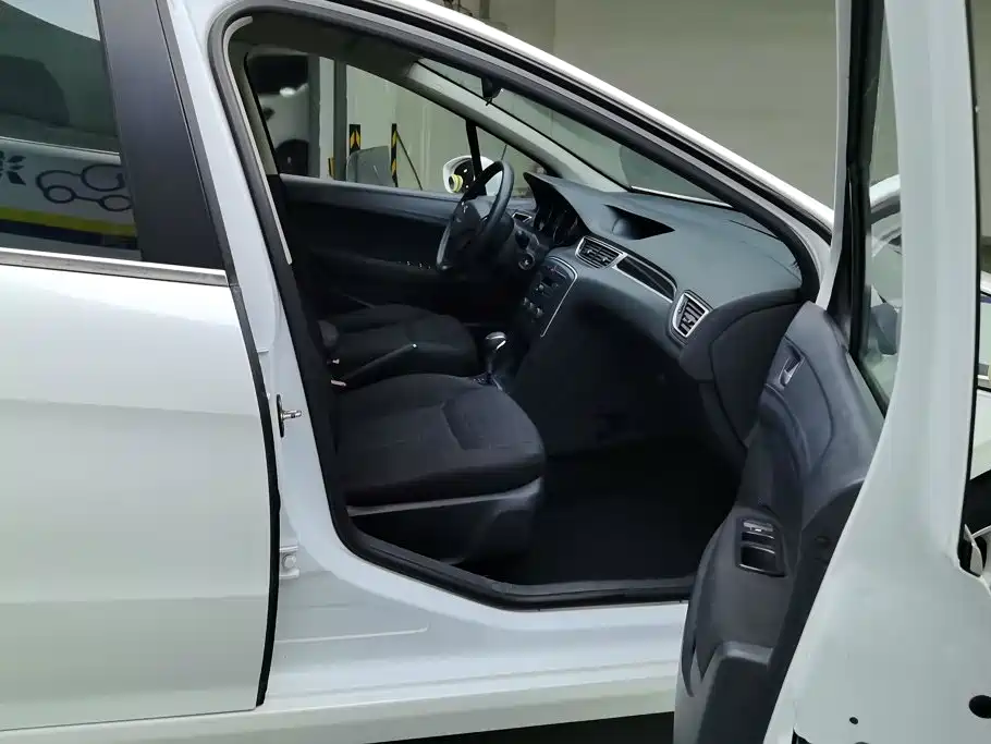 Peugeot 308 — миниатюра 8