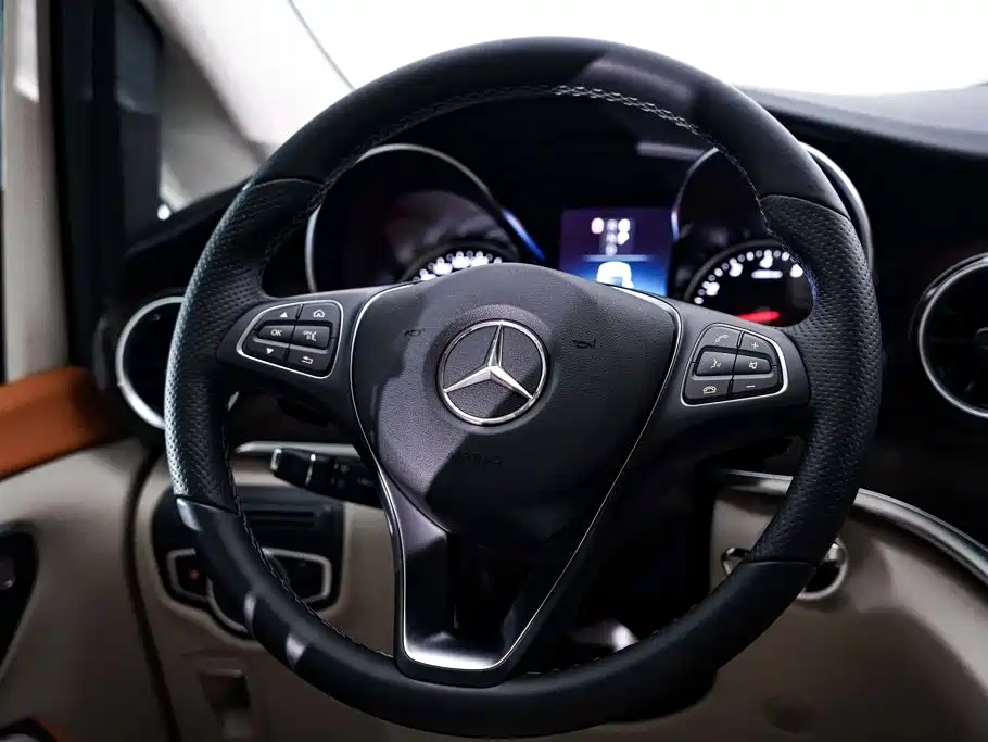 Mercedes-Benz V-Class — миниатюра 15