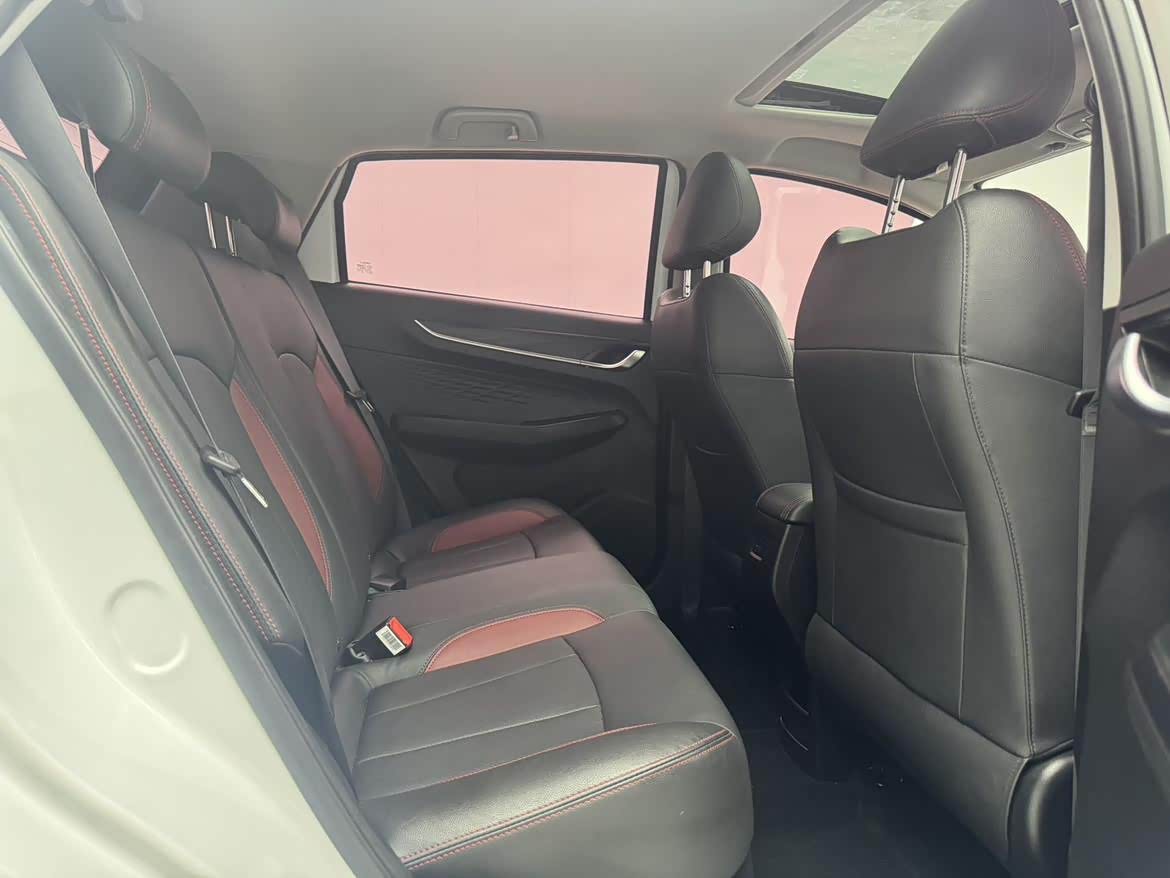 Geely Vision X3 1.5 л 2021 г. Белый, пробег 24000 км