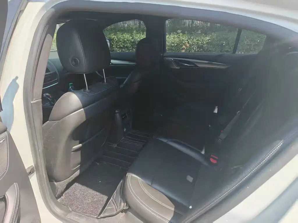 Cadillac CT5 — миниатюра 6