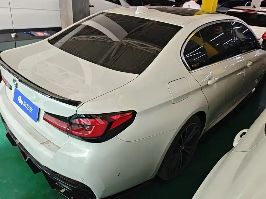 BMW 5 Series — миниатюра 3