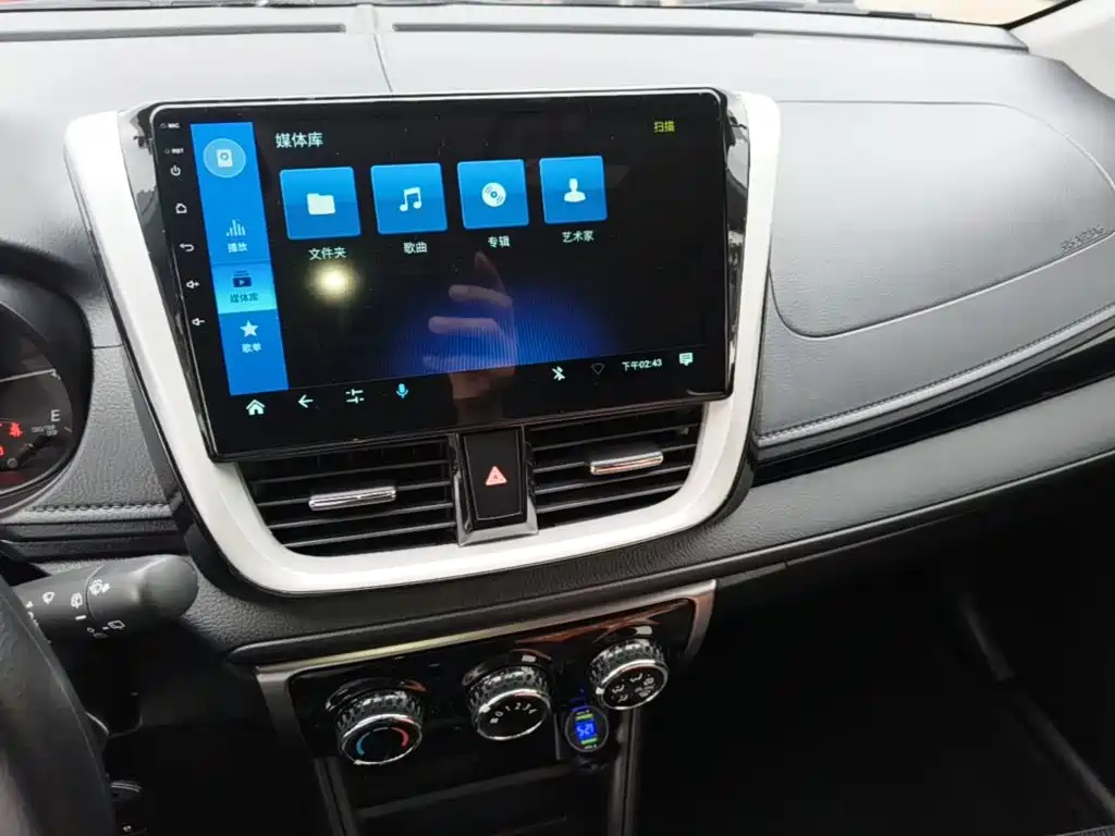 Toyota Yaris L — миниатюра 13