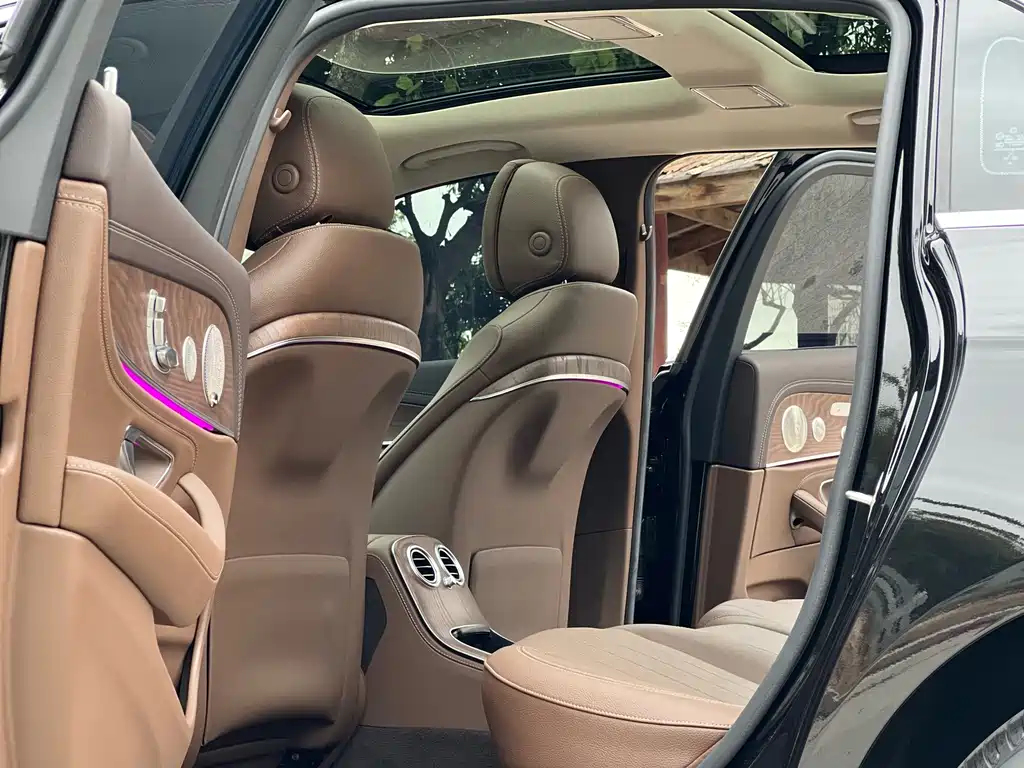 Mercedes-Benz E-Class — миниатюра 6