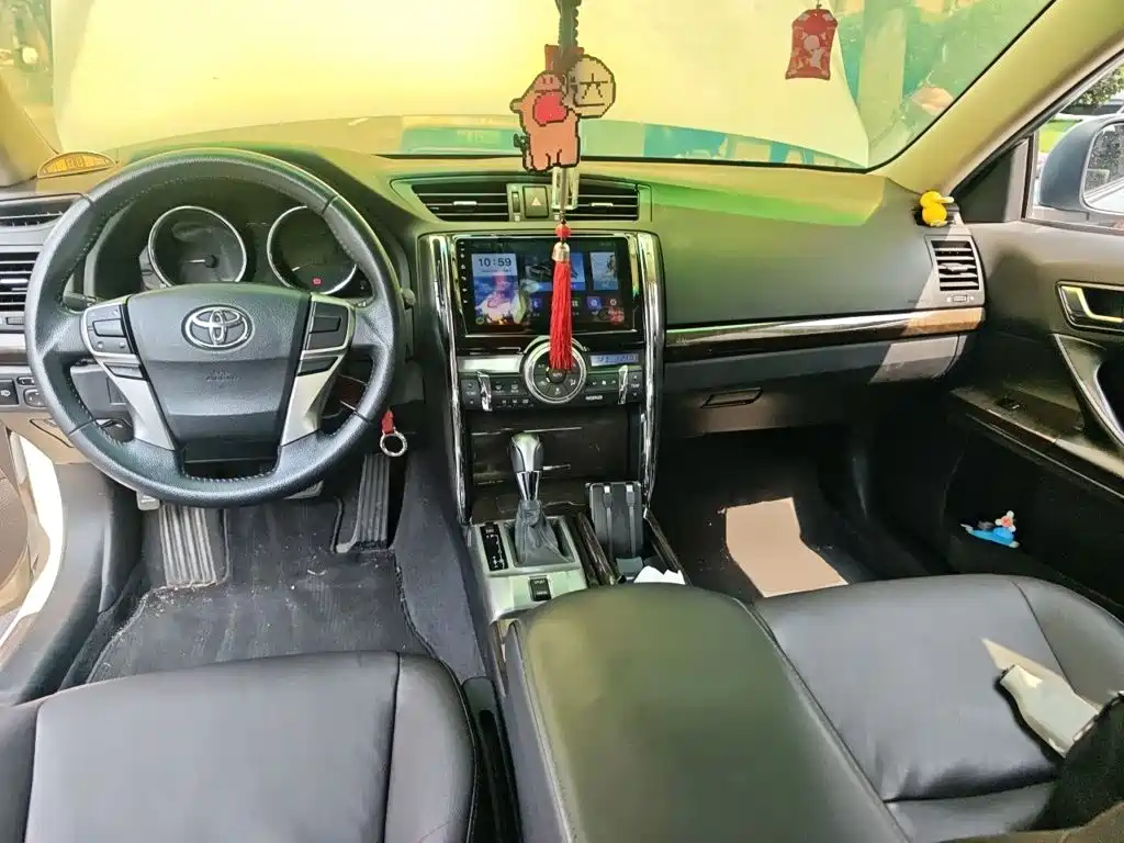 Toyota Reiz — миниатюра 5