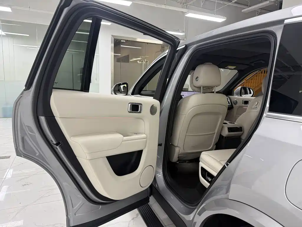 Li Auto Li L8 — миниатюра 13