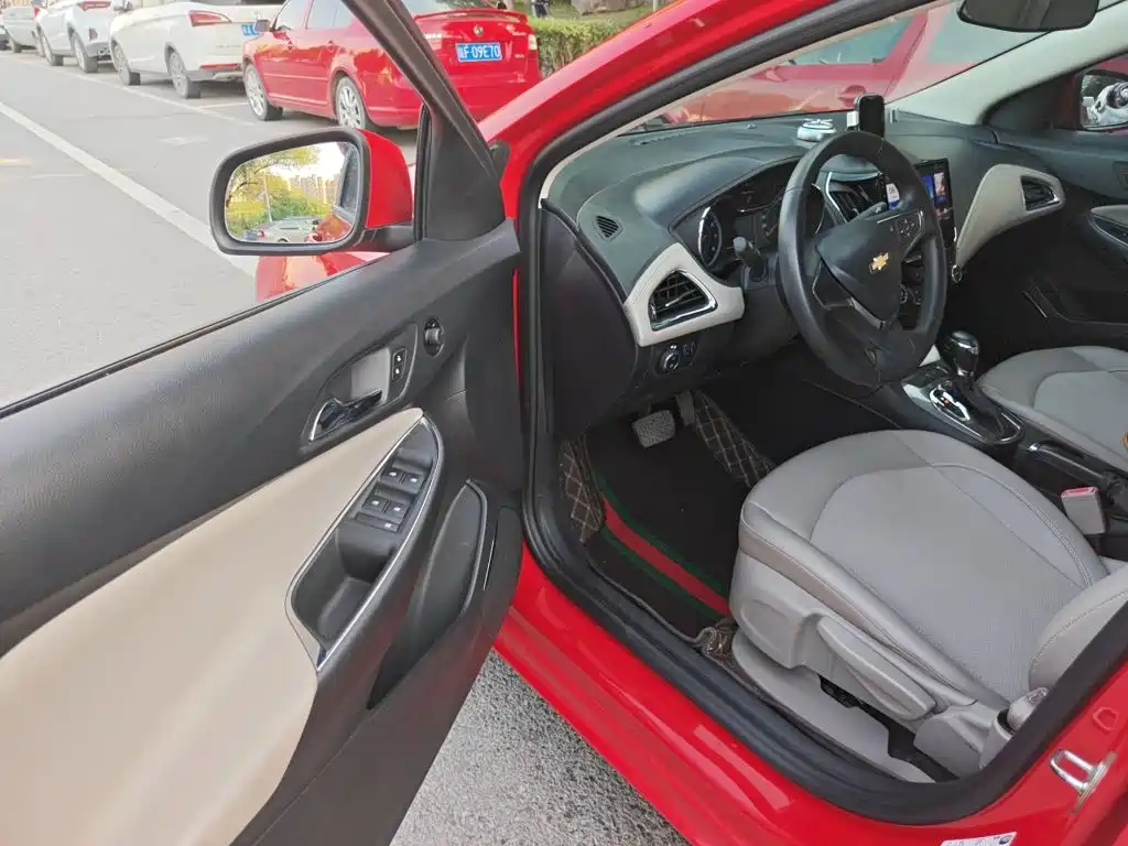 Chevrolet Cruze — миниатюра 14