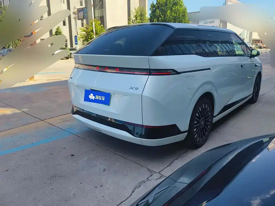 XPeng X9 — миниатюра 3