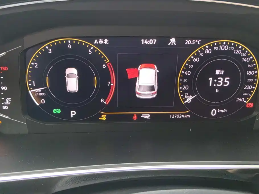Volkswagen Tiguan L — миниатюра 14