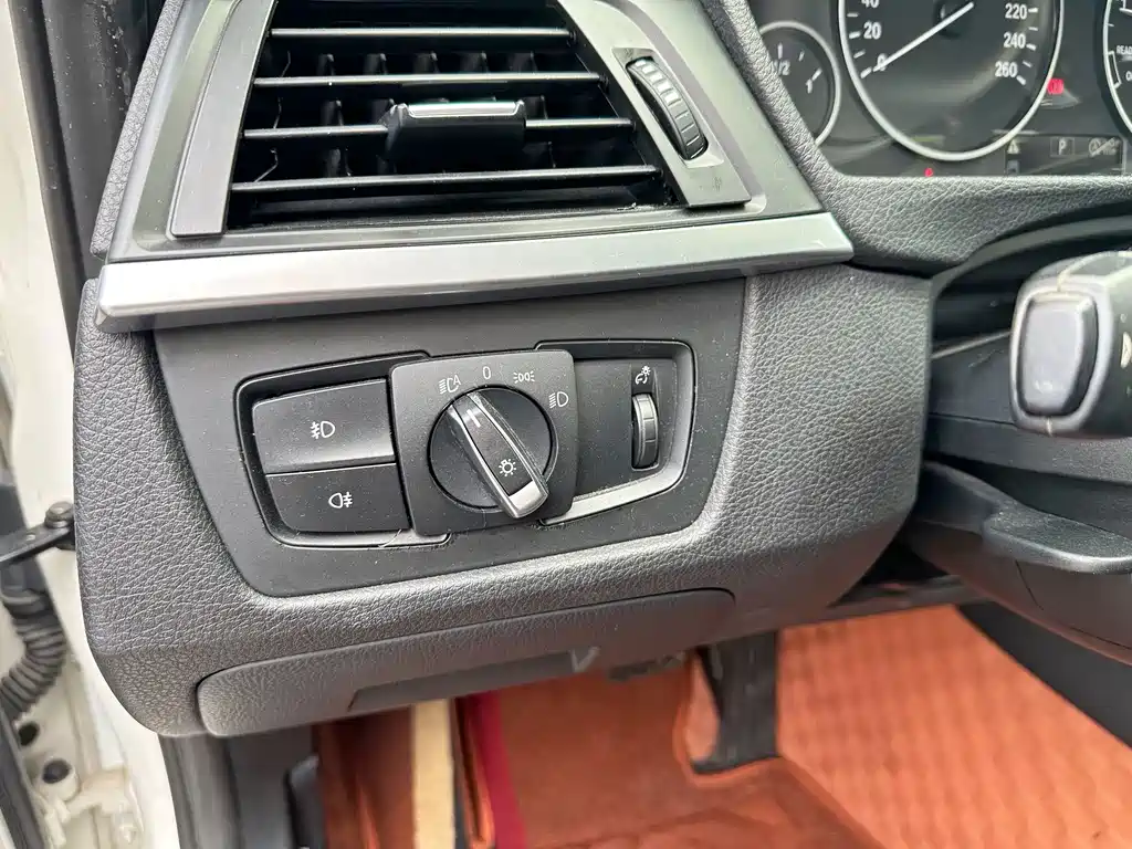 BMW 3 Series — миниатюра 12