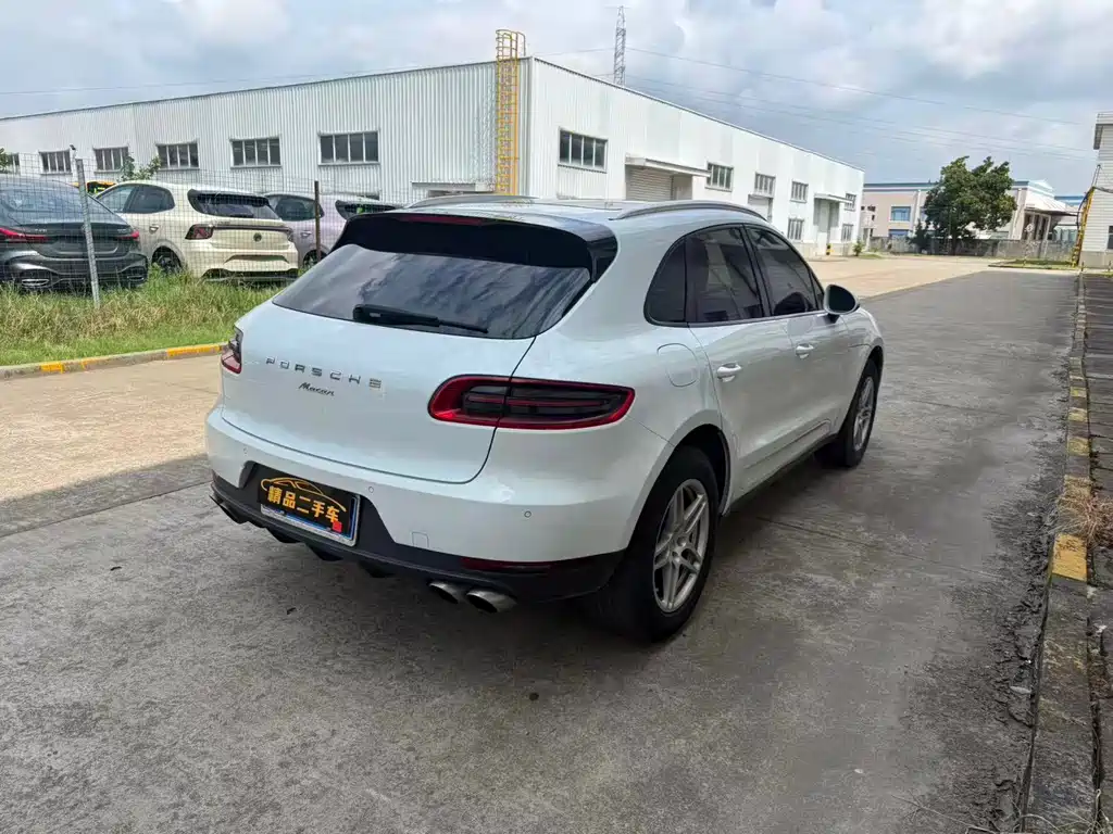 Porsche Macan — миниатюра 9