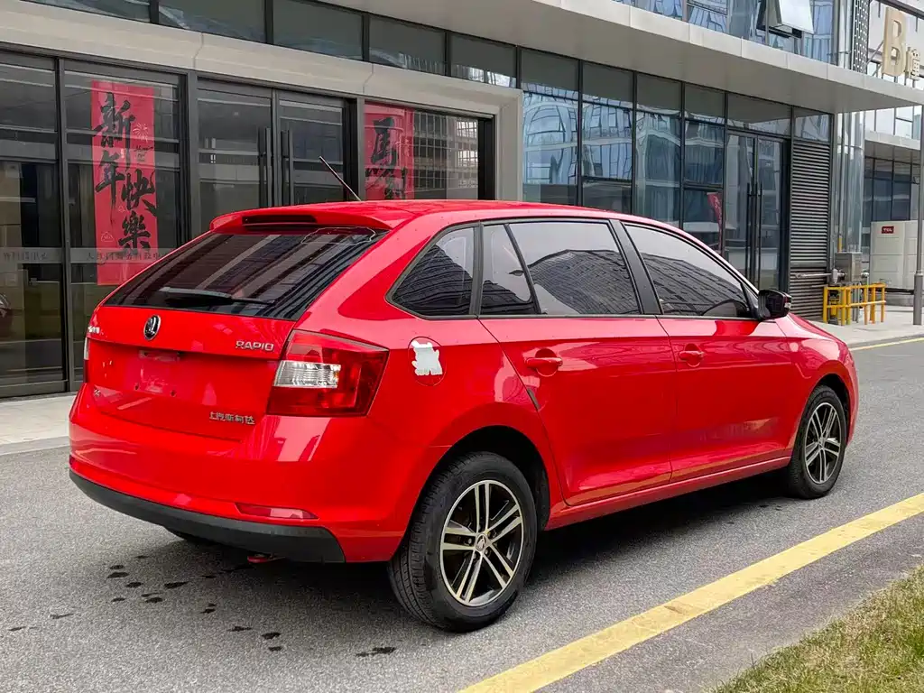Skoda Rapid Spaceback 1.6L Auto Standard Edition, фото 7