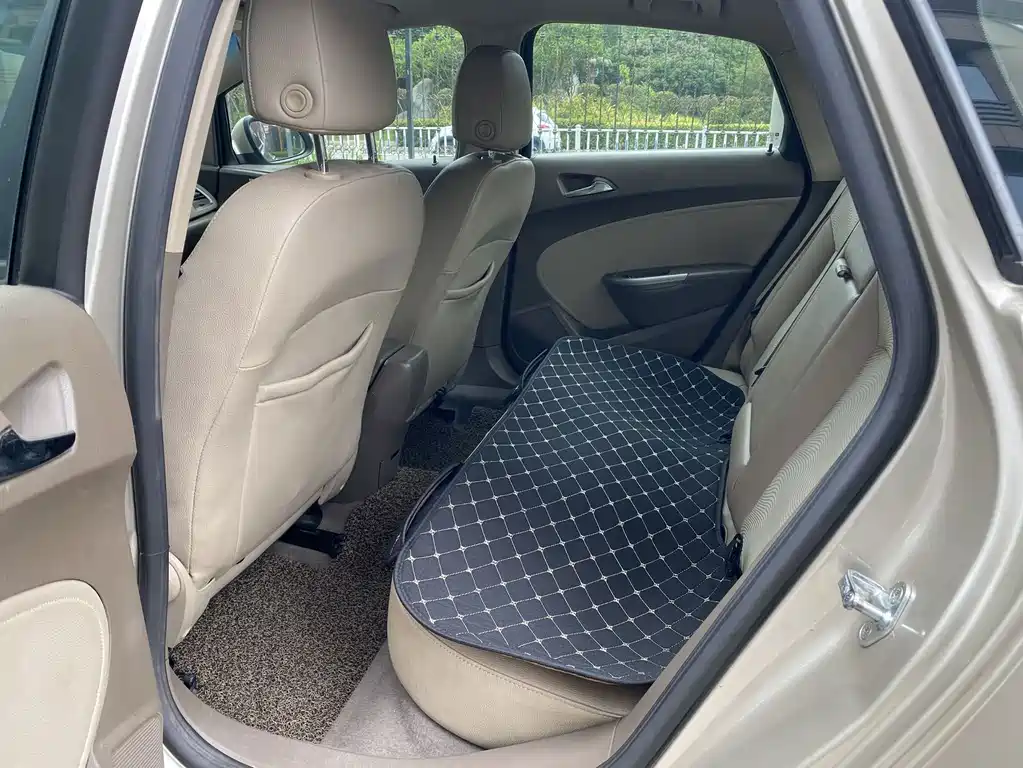 Buick Excelle — миниатюра 9