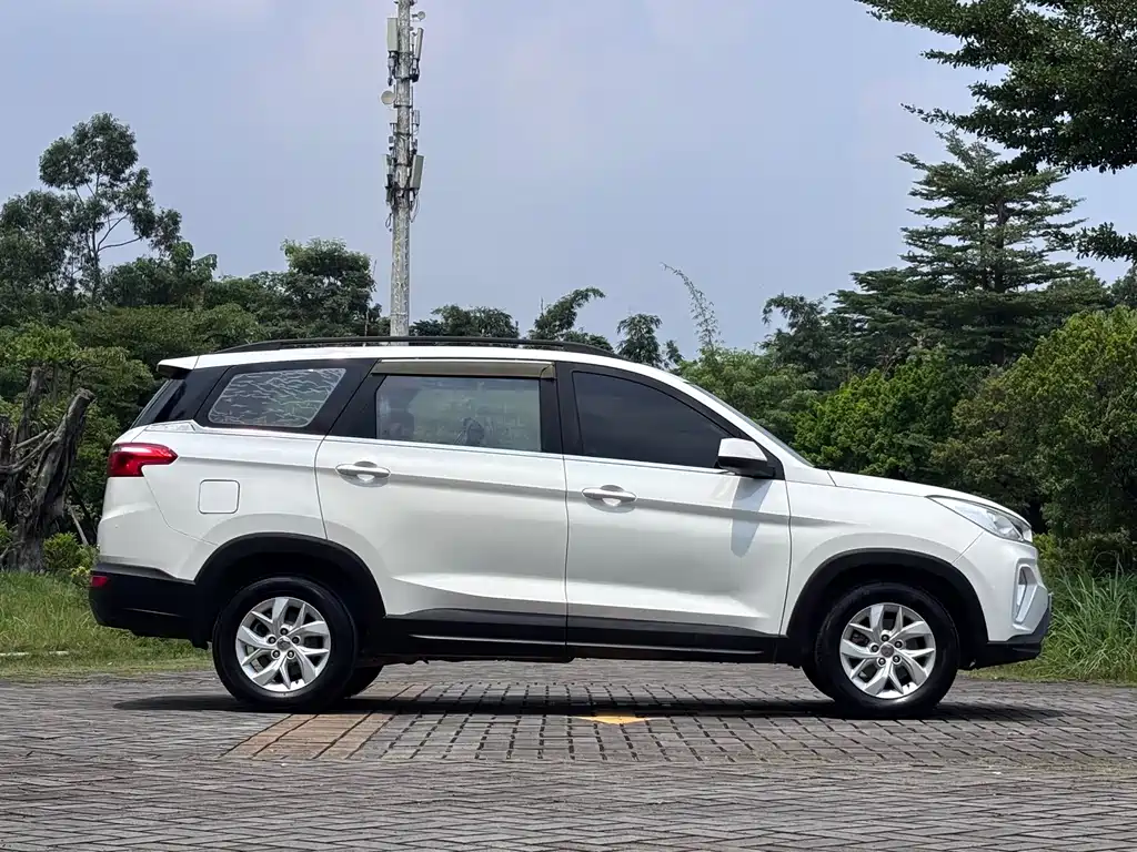 Wuling Hongguang S3 — миниатюра 9