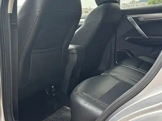 Geely Binyue — миниатюра 6