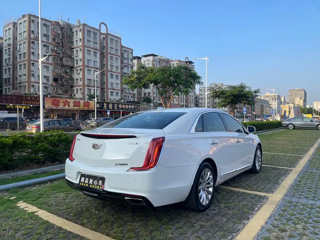 Cadillac XTS — миниатюра 6