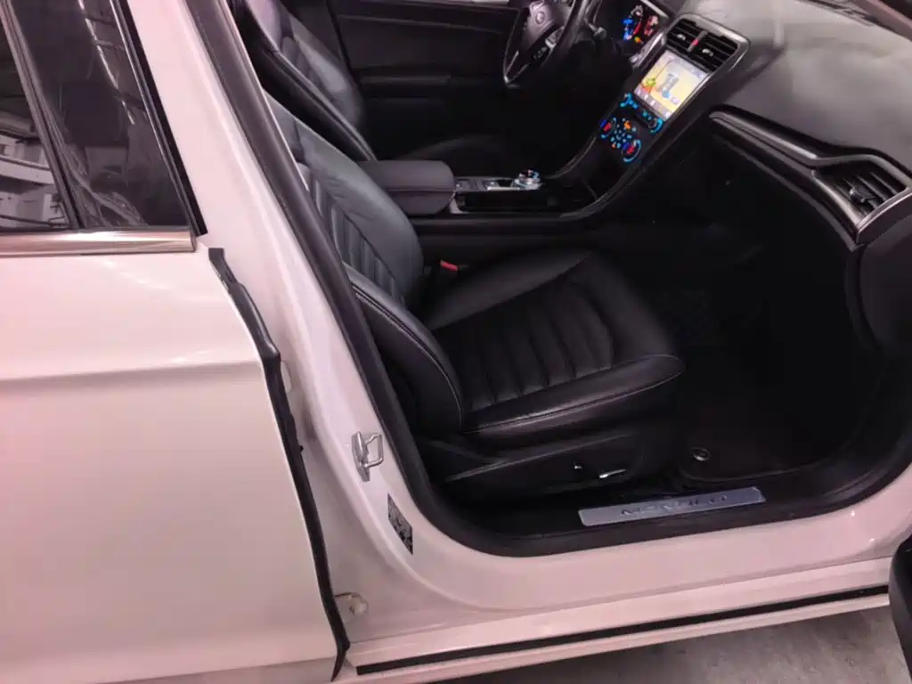 Ford Mondeo — миниатюра 25