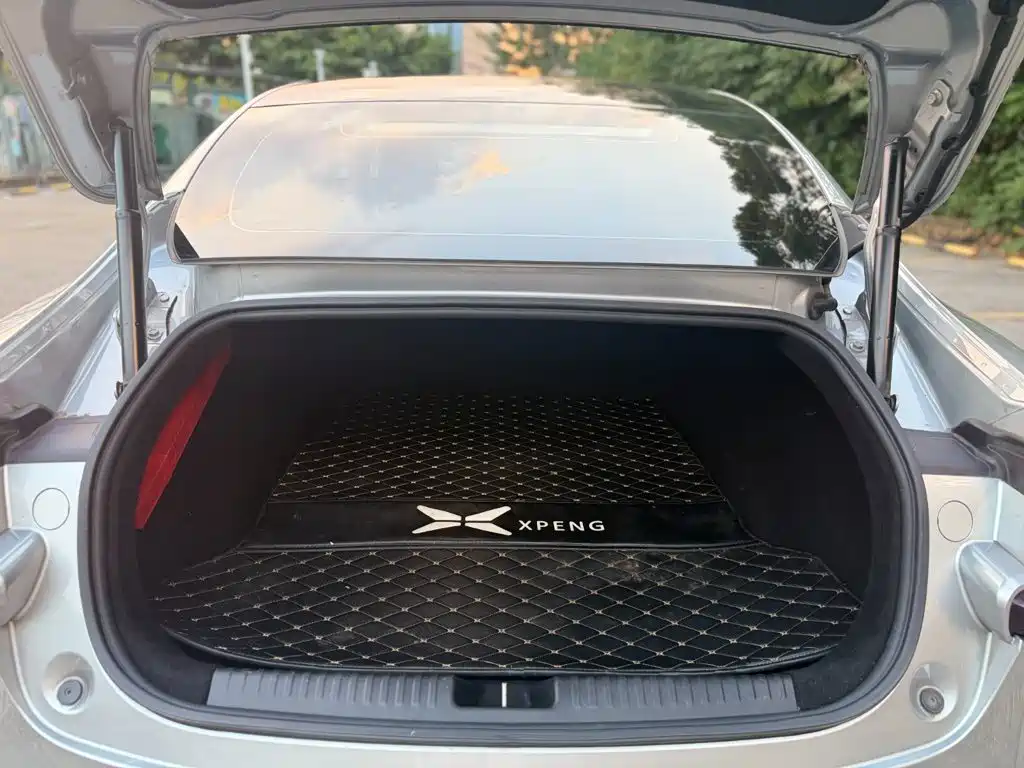 XPeng P7 — миниатюра 14