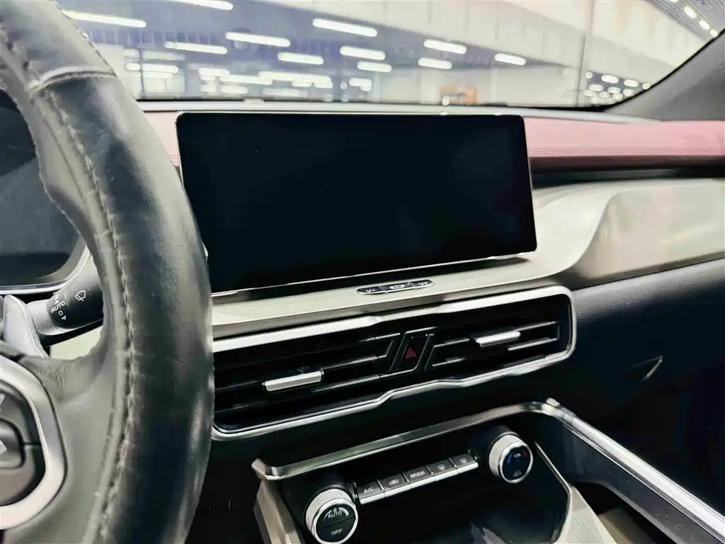 Geely Binyue — миниатюра 15