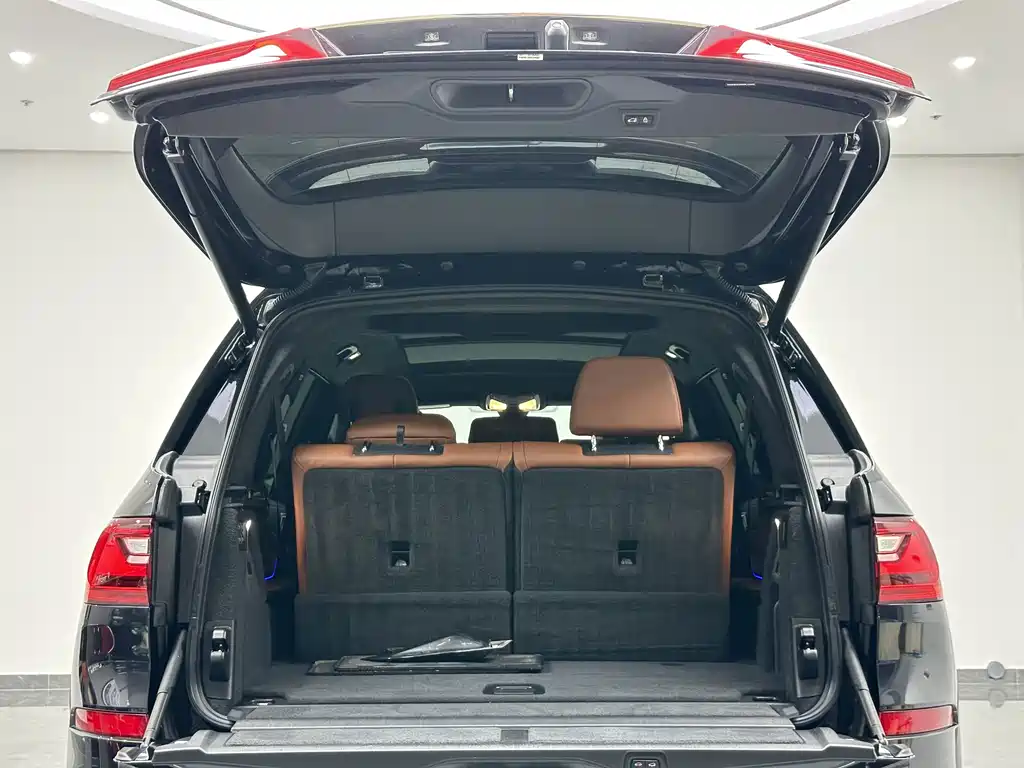 BMW X7 — миниатюра 25