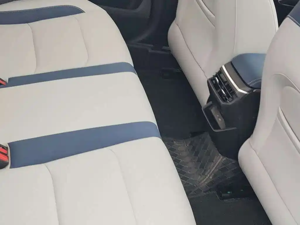 Geely Emgrand — миниатюра 8