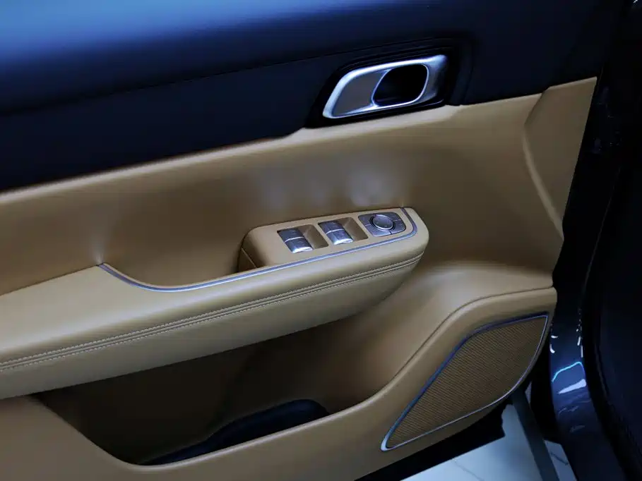 Li Auto Li ONE — миниатюра 17