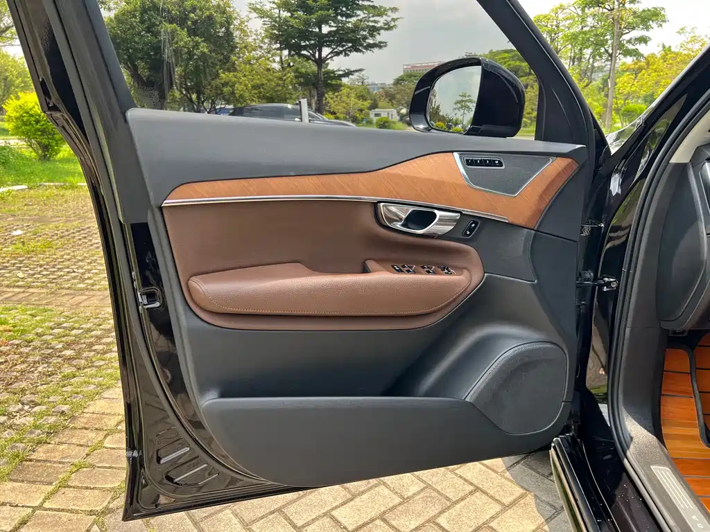 Volvo XC90 2020 T6 Luxury 7 мест
