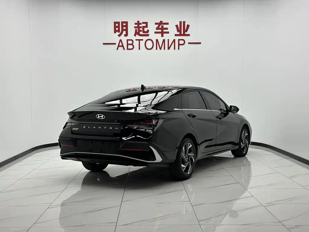 Hyundai Elantra — миниатюра 7