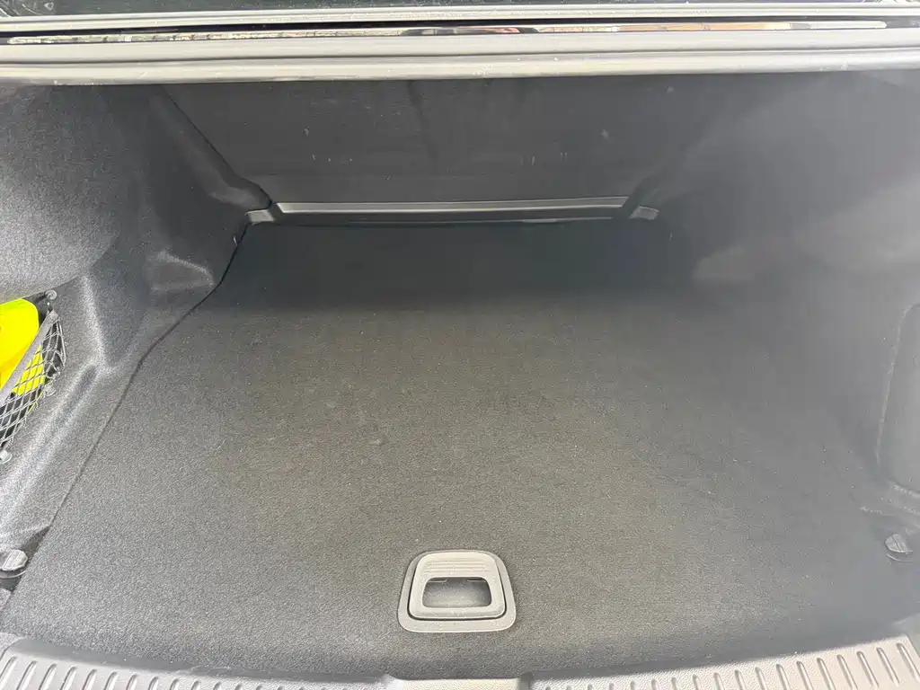 Mercedes-Benz E-Class — миниатюра 17