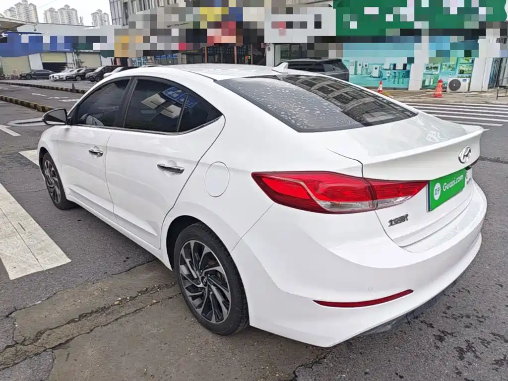 Hyundai Elantra — миниатюра 5