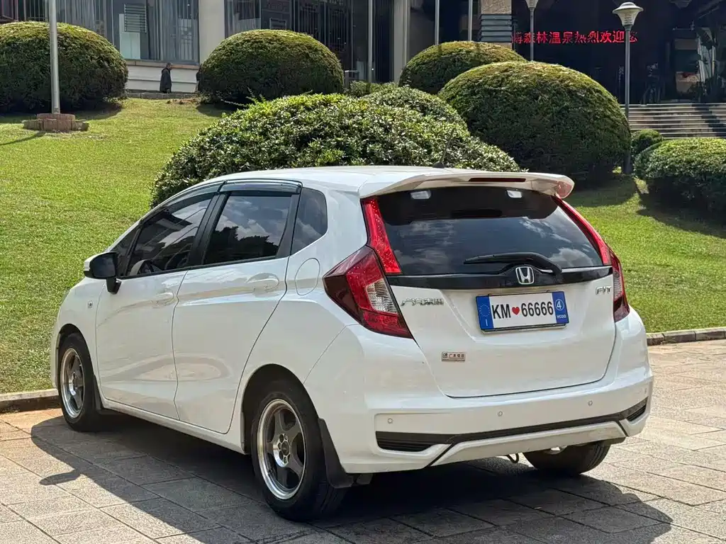 Honda Fit — миниатюра 6