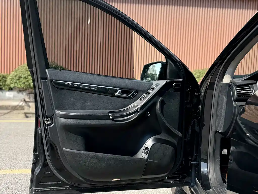 Mercedes-Benz R-Class — миниатюра 12