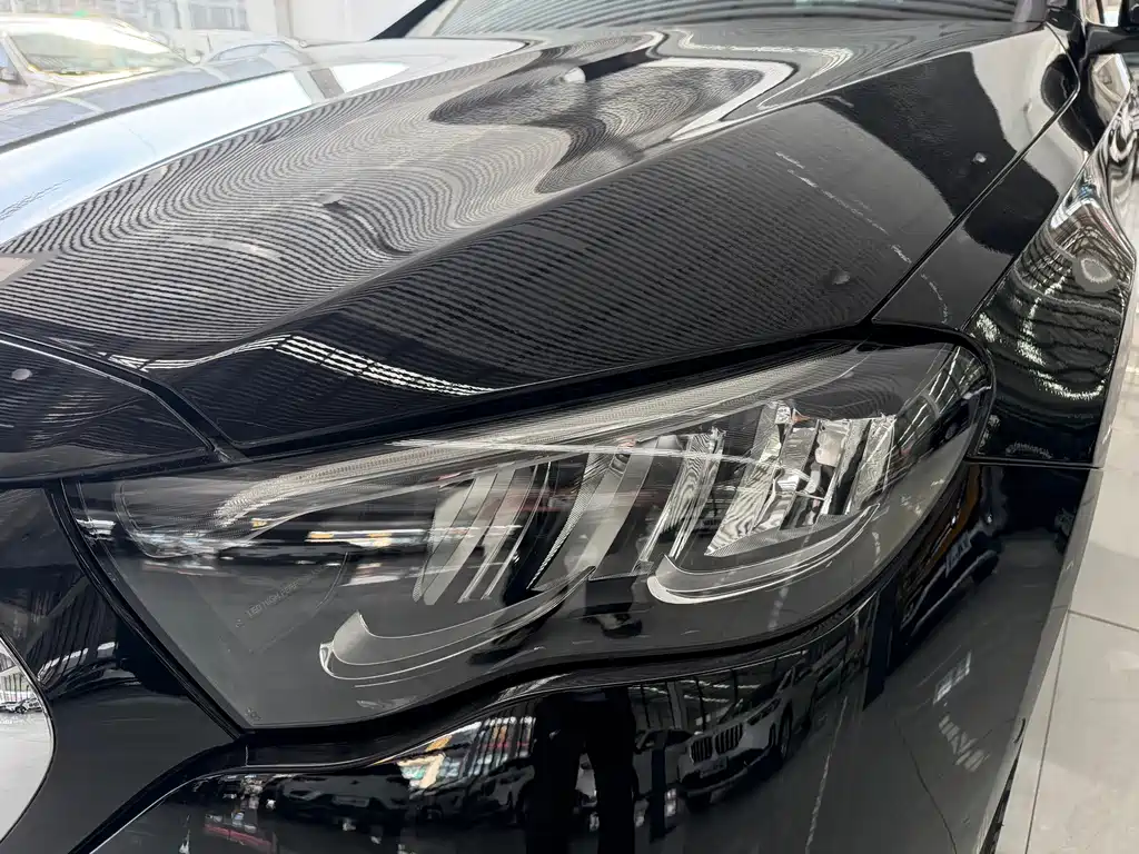 Mercedes-Benz E-Class — миниатюра 10